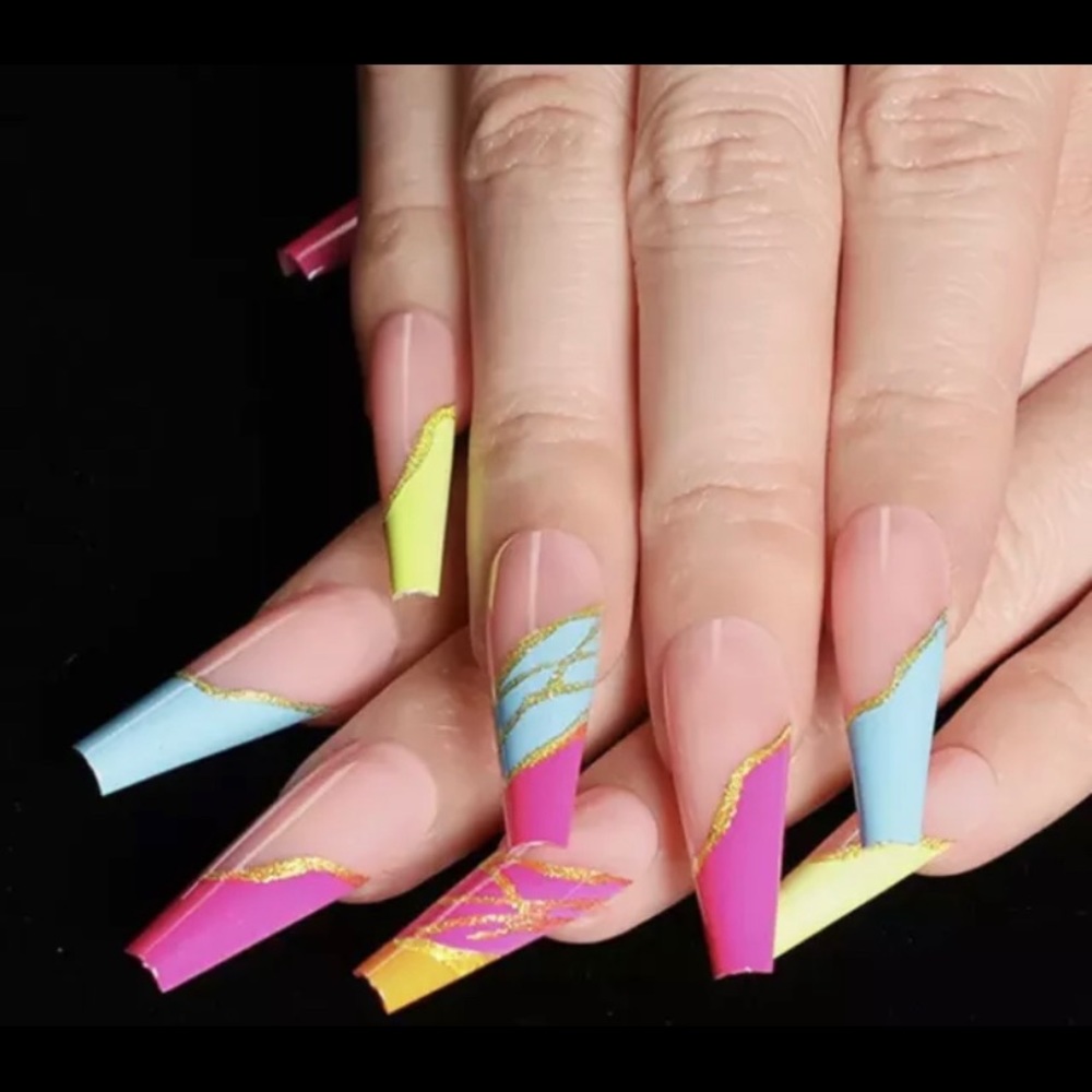 Gold thread rainbow press on nails